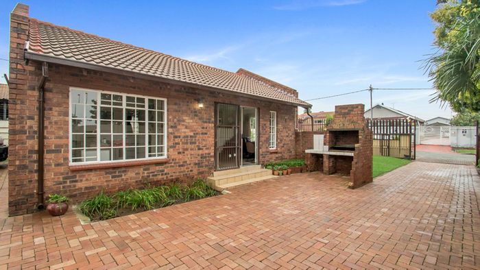 Newlands House For Sale: Versatile living, spacious garden, covered patio, ample parking.