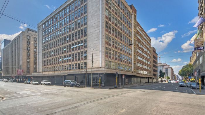 For Sale: 2-bedroom apartment in Marshalltown with en-suites, parking, and security.