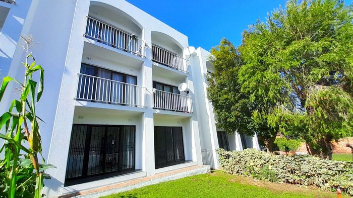 Wendywood Townhouse For Sale: 2 beds, garage, balcony, near schools and shopping.