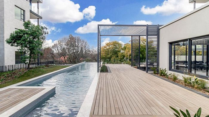 For Sale: 2-Bedroom Apartment in Houghton Estate with pool, gym, and café access.