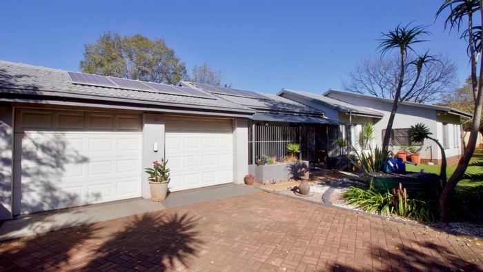 Lyttelton Manor House For Sale: Spacious 4-bed home with pool, solar, and guest suite.