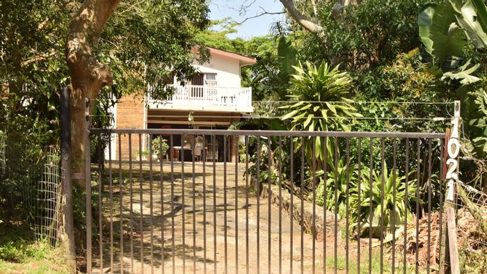 Catalina House For Sale: 3 bedrooms, 2 additional units, garden, close to beach.