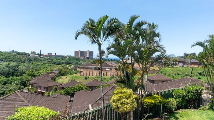 For Sale: Townhouse in Amanzimtoti Central with sea views, garden, and pet-friendly.