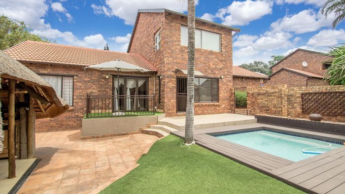 Weltevreden Park Townhouse For Sale: Pool, lapa, double garage, pet-friendly, near schools.