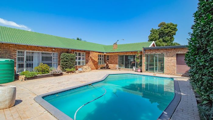 For Sale: House in Pierre Van Ryneveld with pool, cottage, and business potential.