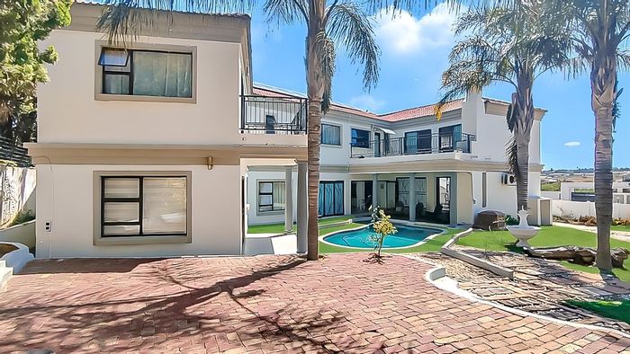 7-bedroom family home with pool, office, and lapa for sale in Noordwyk.