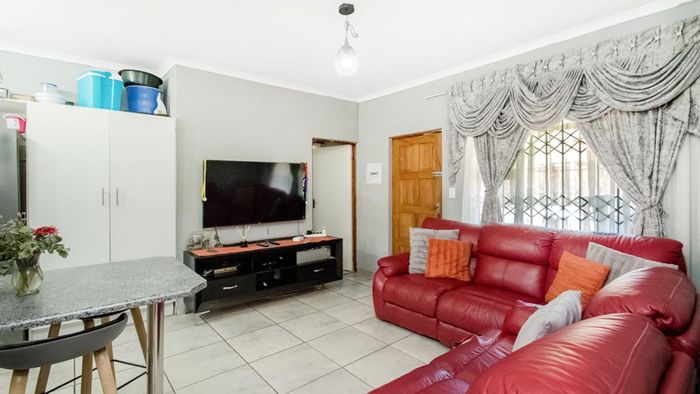 For Sale: 3-Bedroom Townhouse in North Riding AH with en-suites and secure parking.