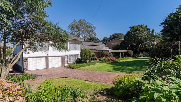 For Sale: Spacious 4-Bedroom House in Rembrandt Park with Pool and Office.