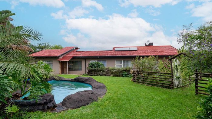 For Sale: Spacious 3-Bedroom House in Birchleigh North with Pool and Entertainment Area.