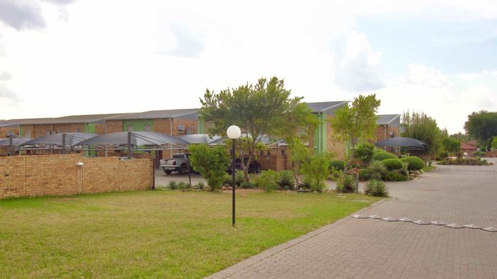 For Sale: 2-Bedroom Apartment in Theresapark with Pool, Playground, and Security.