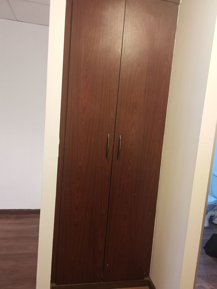 Fitted cupboard 