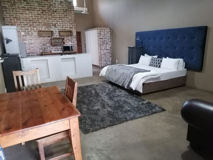 Cottage To Rent in Unitas Park: 1-bedroom, garden, fully furnished, secure estate.