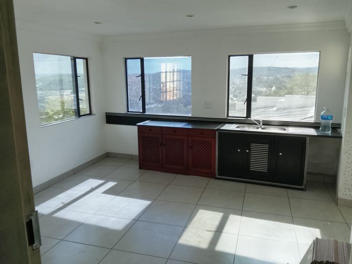 Mulbarton Flat To Rent: 1 Bed, Open-plan Kitchen, Secure Parking, Scenic Views.