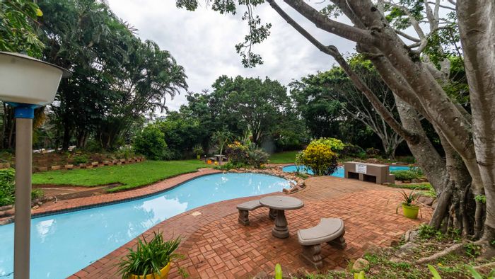 Ballito Central Apartment To Rent: 3 bedrooms, pool, patio, secure complex.