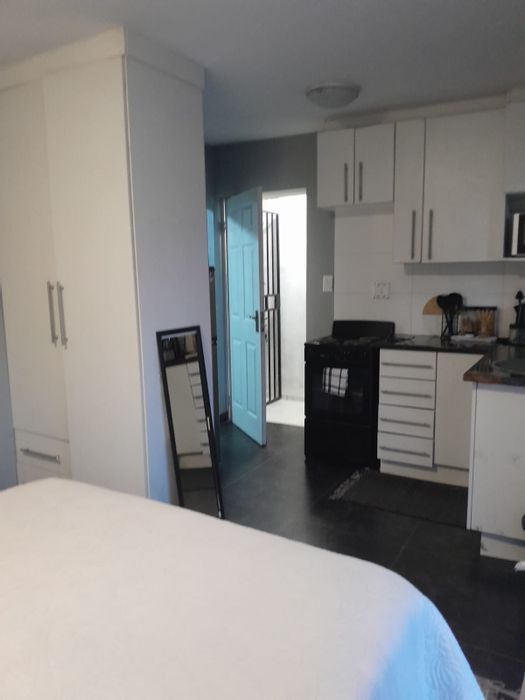 Bachelor flat in Mahube Valley, to rent, near Mams Mall amenities.