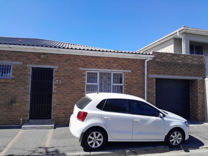 3-bedroom house in Belgravia to rent, parking, close to amenities.
