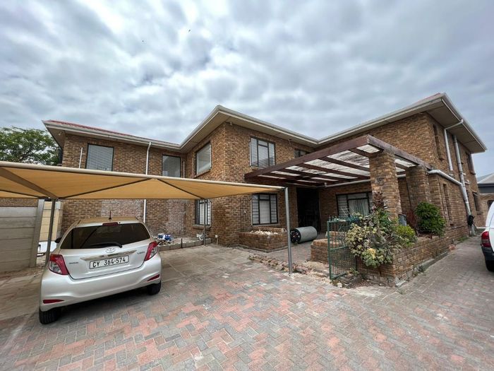 Two-bedroom apartment in De Tijger with garage, pet-friendly, and secure living.