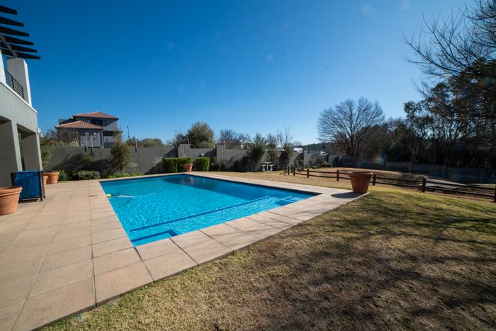 1-Bedroom Apartment To Rent in Lonehill with Pool, Gym, and 24-Hour Security.