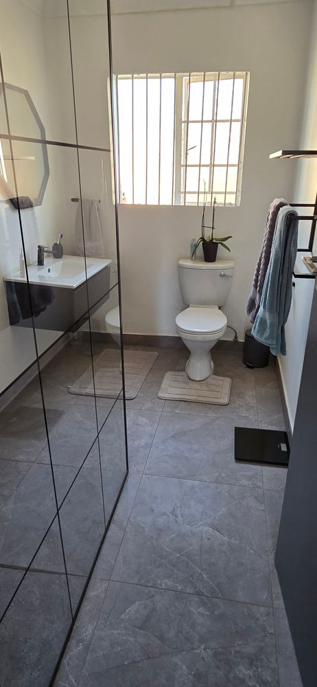 Main bathroom