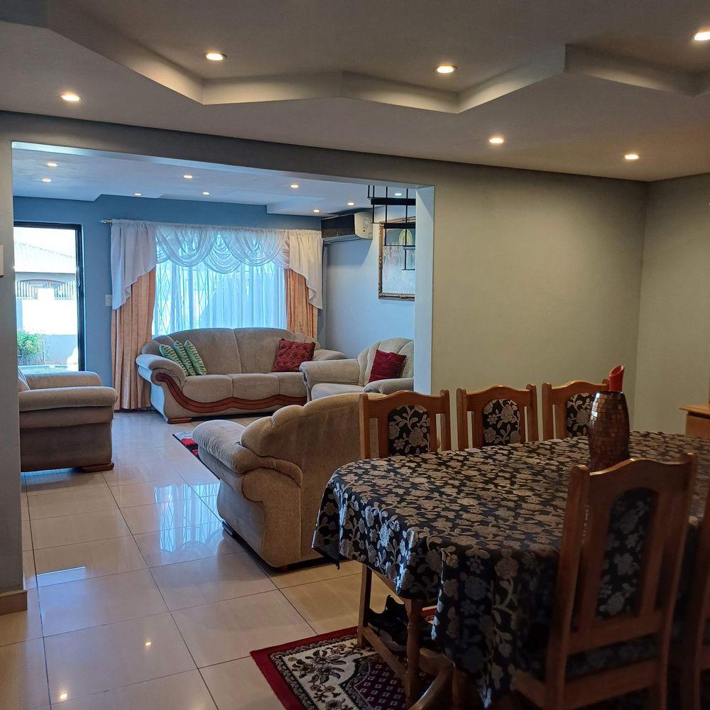 lounge-dining
