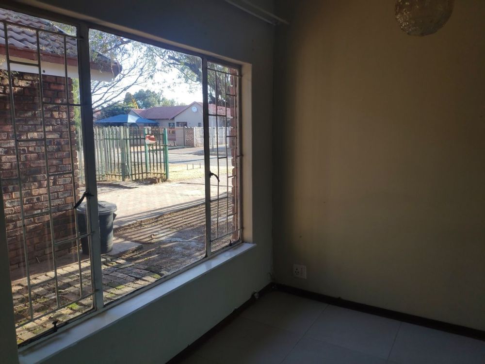 Dining room looking into driveway