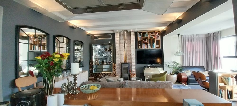 Kitchen to Lounge
