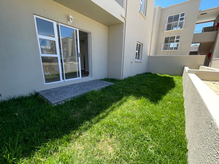 2 Bedroom Apartment to Rent in Sunningdale with private garden and secure estate.