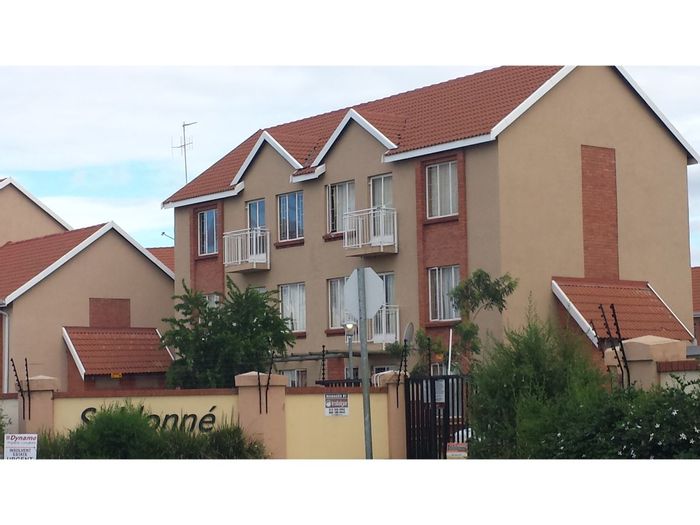 2-Bed Flat To Rent in The Orchards with pool, kids' play area, prepaid electricity.