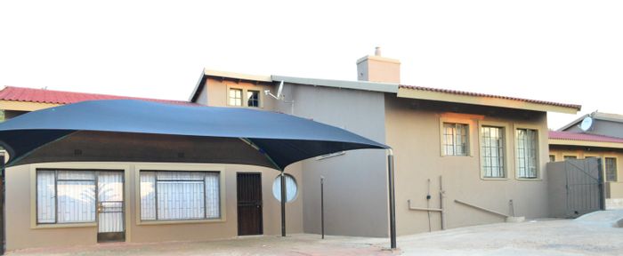 Die Heuwel Apartment To Rent: Shared amenities, parking, utilities included, safe location.