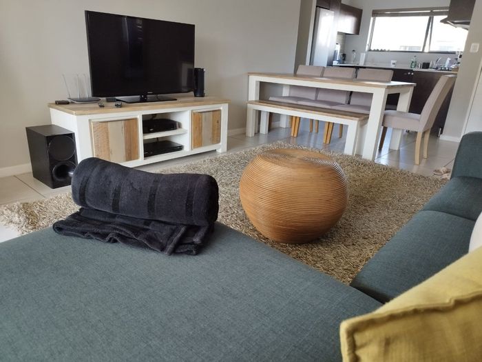 Kyalami Apartment To Rent: 2-bed, pet-friendly, gym, pool, secure complex.