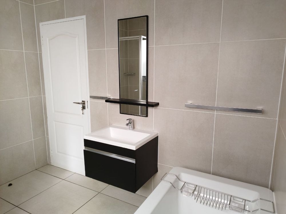 Guest bathroom Kyalami Hills