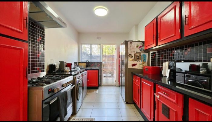 3-Bedroom Apartment in President Ridge with Private Garden and Communal Pool To Rent