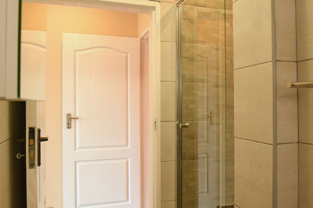 En Suite Bathroom (with Shower) 1