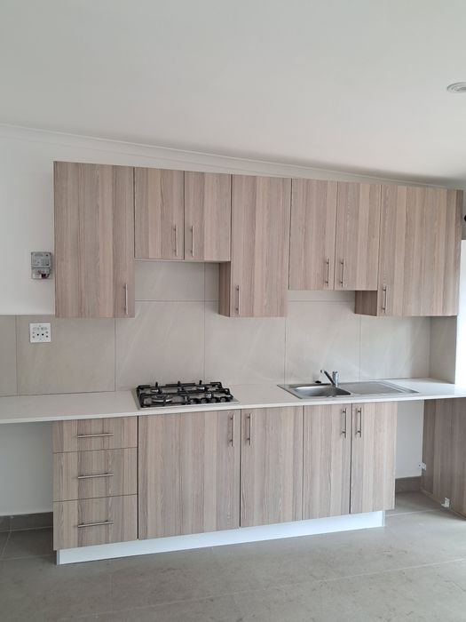 1-Bedroom Apartment To Rent in Sydenham with pool, gas stove, and Wi-Fi.