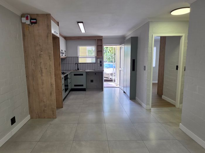 Plumstead Apartment To Rent: 2-bed, backyard, inverter, pool, pet-friendly, secure access.