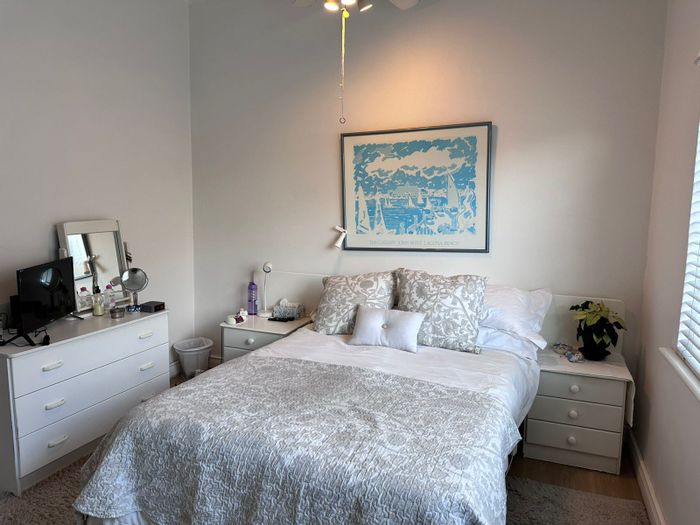 3-Bedroom Apartment in Claremont, Pet-Friendly, Private Garden, Tandem Parking. To Rent.