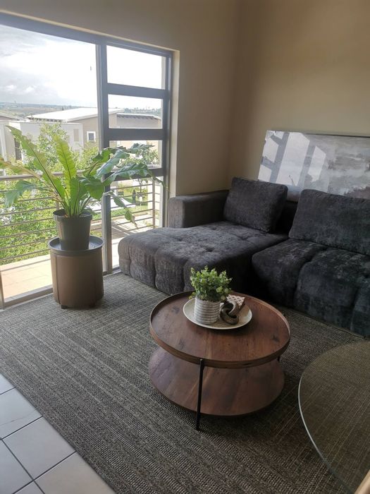 To Rent: 1-Bedroom Apartment in Dainfern with pool, gym, and secure access.