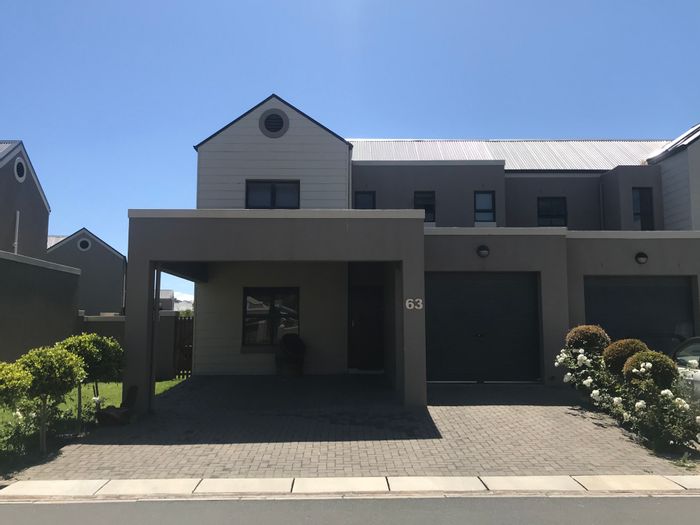 3-Bedroom Townhouse to Rent in Klapmuts with Garden, Garage, and Pet-Friendly Options.