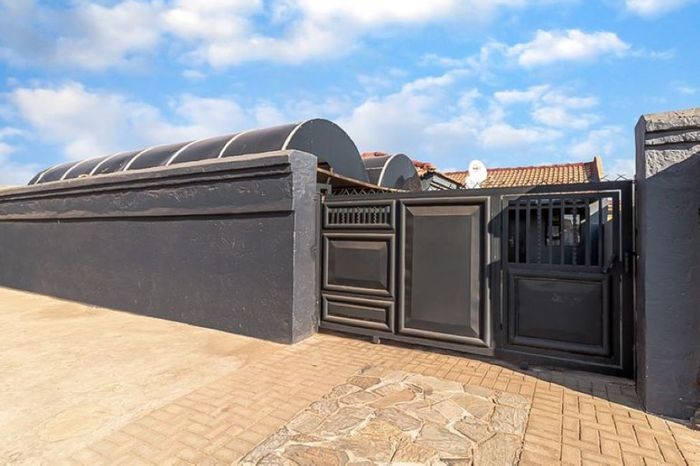 House To Rent in Protea Glen: 3 bedrooms, secure yard, near schools and shops.