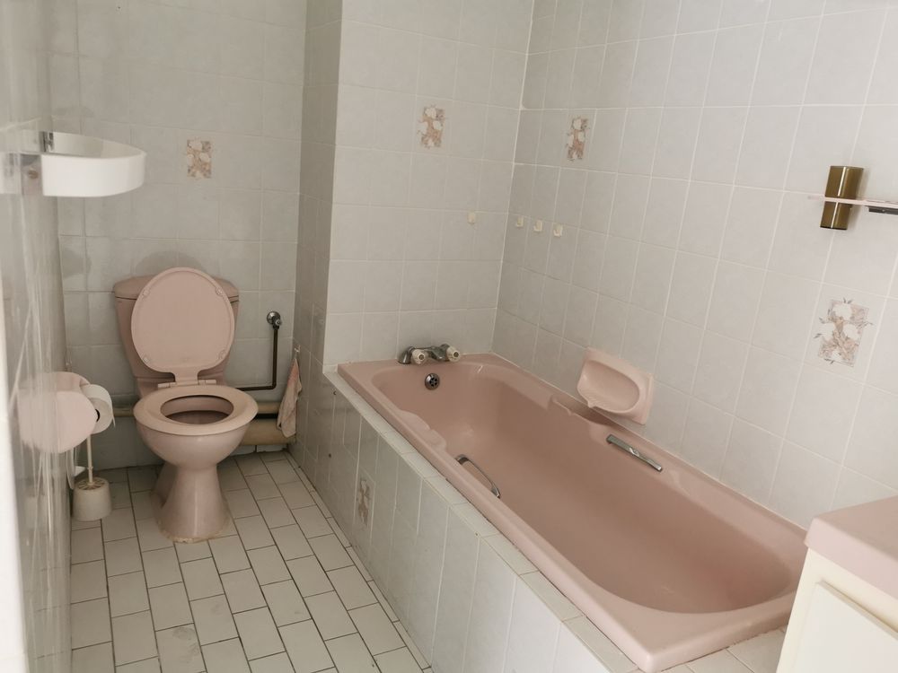 Bathroom with Bath, Toilet and Basin