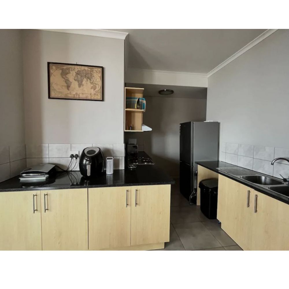 Fitted Kitchen & Appliances