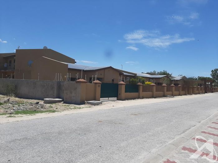 For Sale: House in Ongwediva Central, 2 beds, 2 baths, open-plan living.