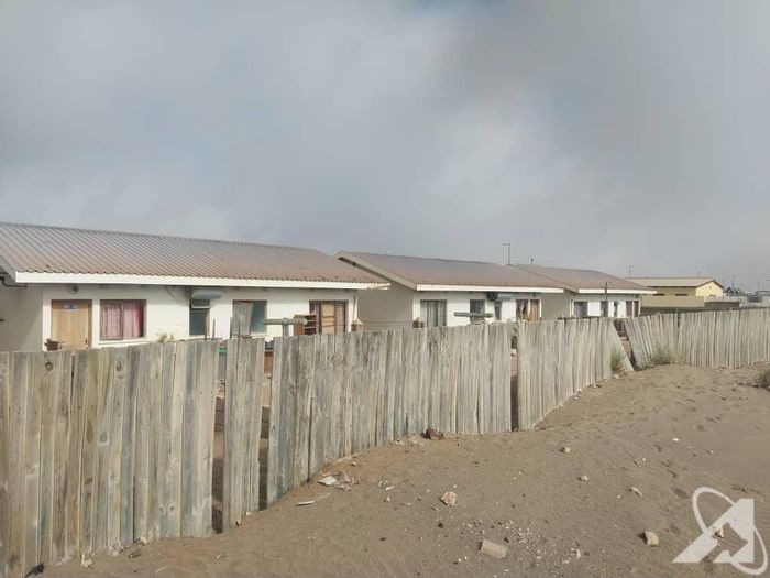 For Sale: Four 3-bedroom houses with carports in Oranjemund Central.