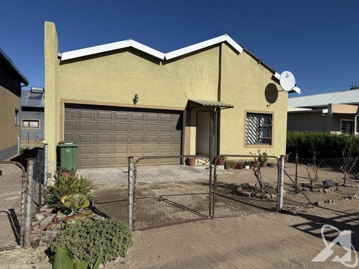 For Sale: House in Osona Village, 3 beds, 3 baths, double garage.