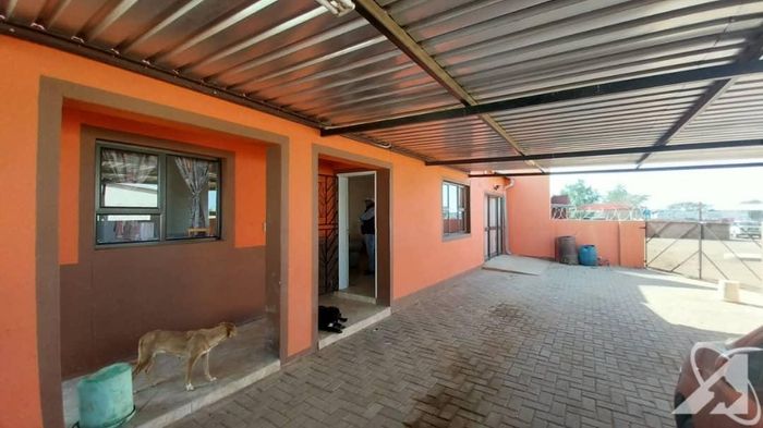 3 Bedroom House For Sale in Rehoboth Central with BBQ and carport.