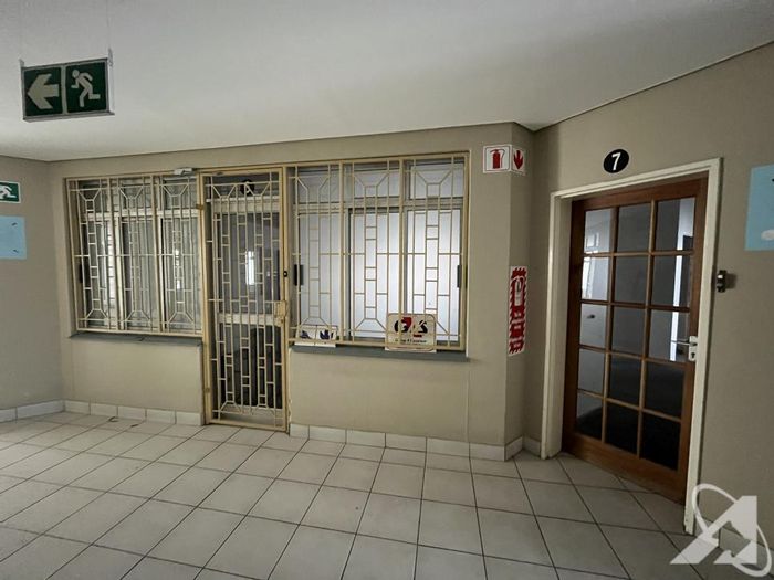 Klein Windhoek Commercial Property For Sale: 220 sqm office, corner location, renovated.