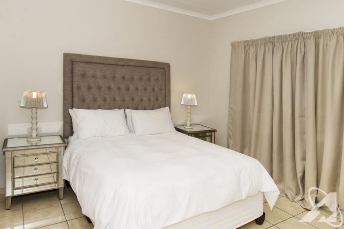 Pioniers Park Townhouse For Sale: 2 Bedrooms, private courtyard, 2 parking bays.