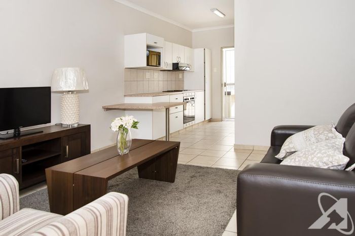 For Sale: Townhouse in Pioniers Park with 2 bedrooms, private courtyard, and parking.