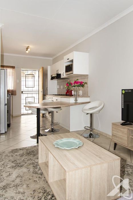 For Sale: Townhouse in Pioniers Park Ext 1 with courtyard and parking.