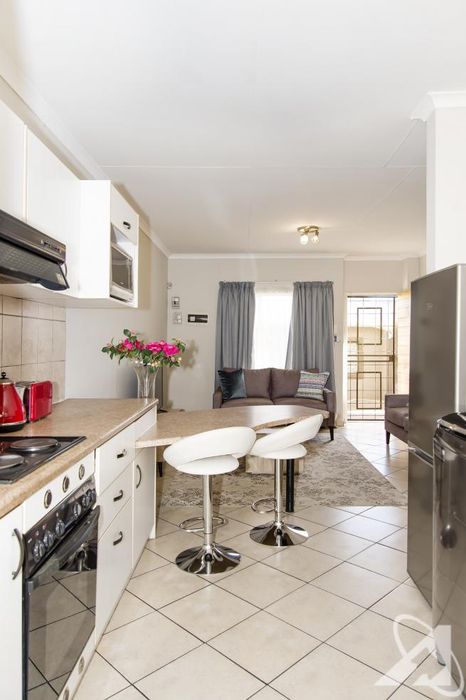 For Sale: Townhouse in Pioniers Park Ext 1 with courtyard and covered parking.